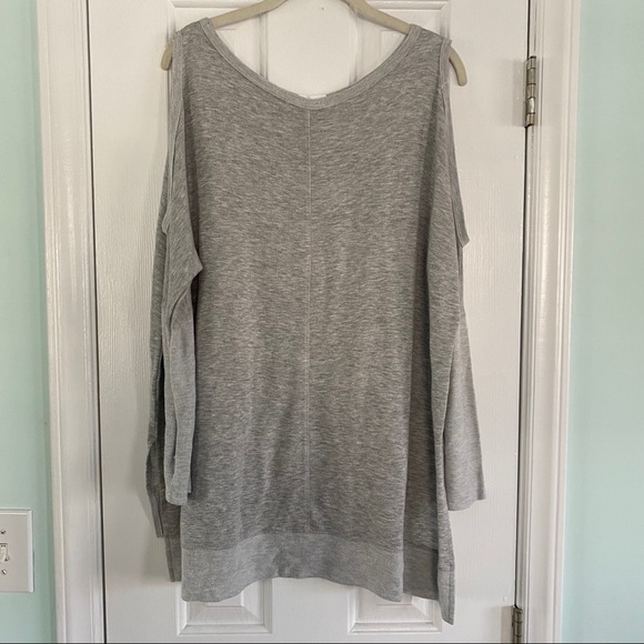 Cold shoulder shirt - Picture 4 of 4